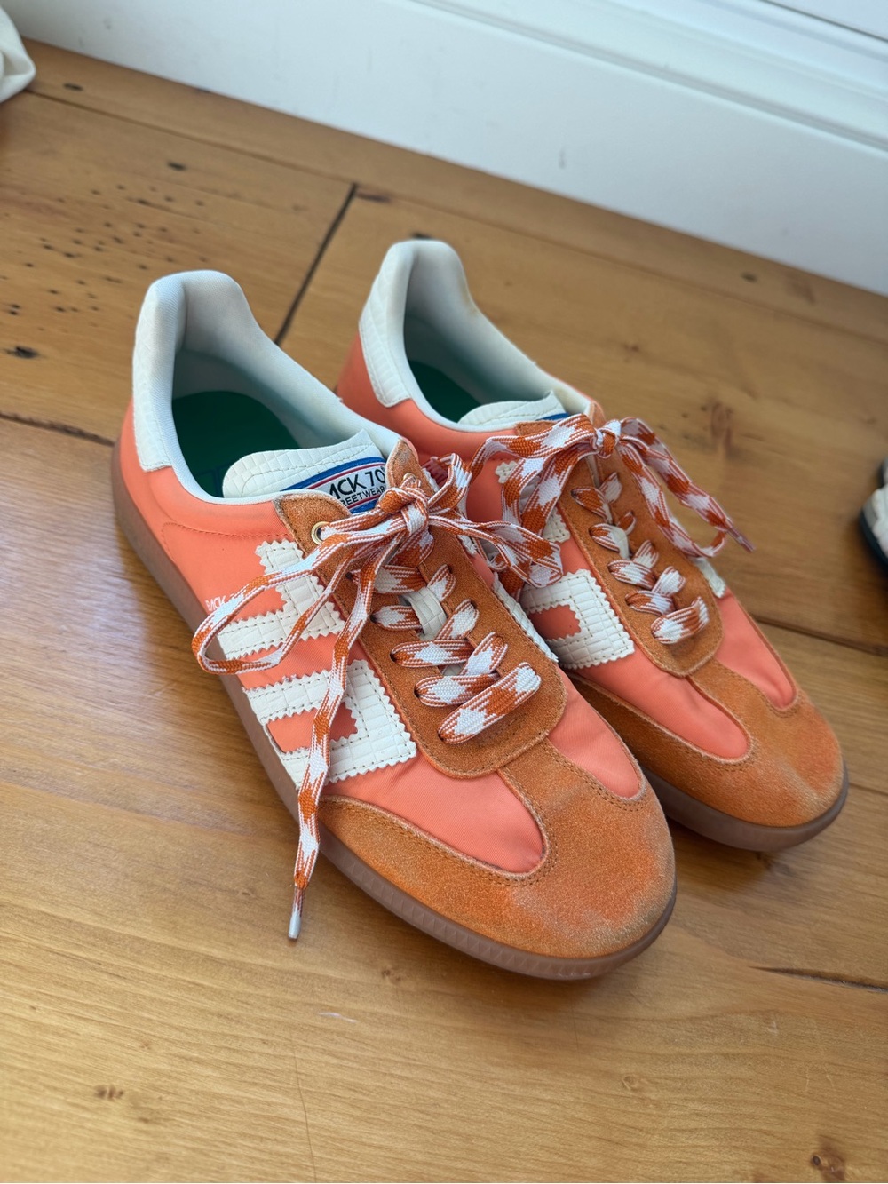 Back 70 Women’s Orange Suede sneakers